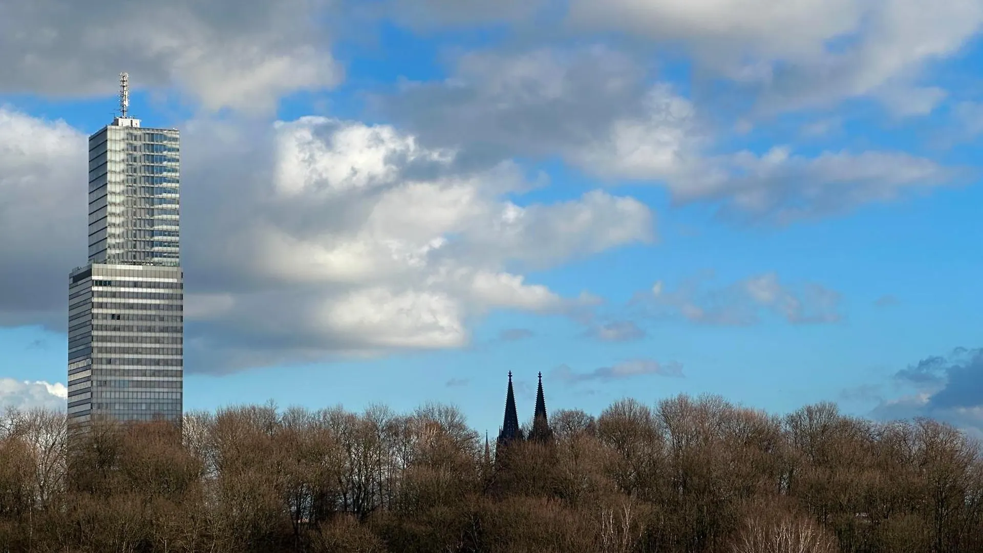 Domspitzen-Blick, Cooles 2 Zimmer Apt Mit Indoor-Swimmingpool Auf Dem Dach, Kueche Und Smart-Tv Cologne 0*,
