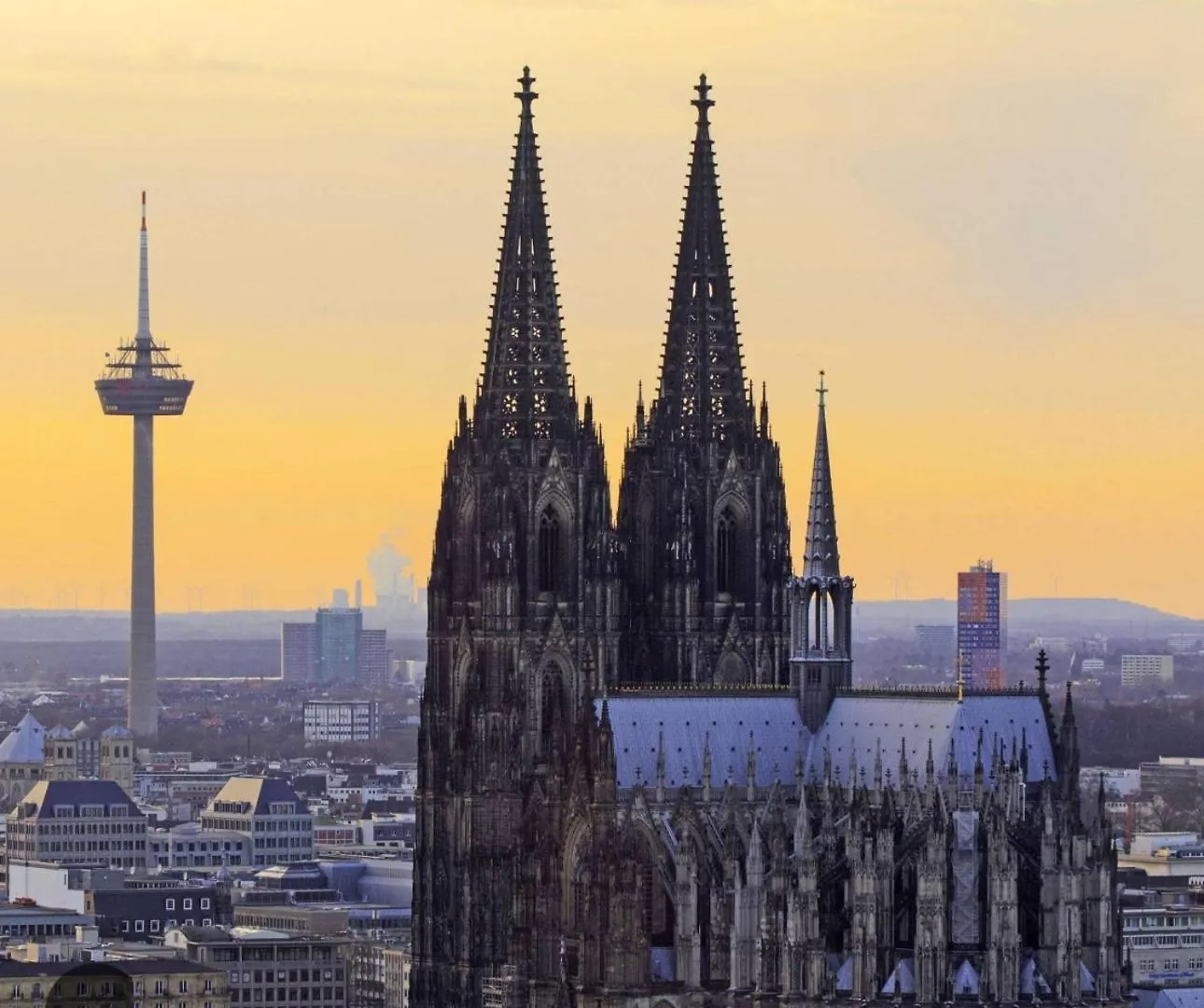 Domspitzen-Blick, Cooles 2 Zimmer Apt Mit Indoor-Swimmingpool Auf Dem Dach, Kueche Und Smart-Tv Cologne Apartment