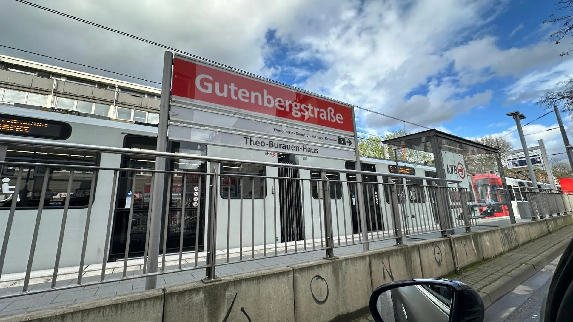 Domspitzen-Blick, Cooles 2 Zimmer Apt Mit Indoor-Swimmingpool Auf Dem Dach, Kueche Und Smart-Tv Cologne